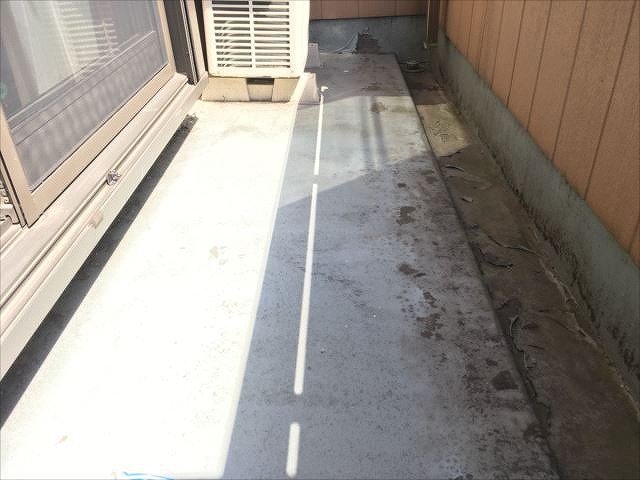 それほど劣化していない防水層